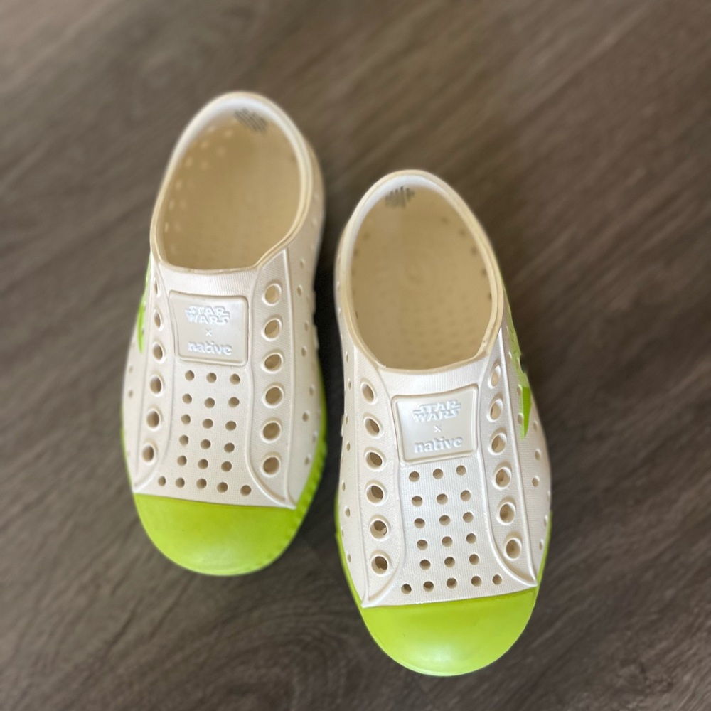 Native x Star Wars The Mandalorian Slip On Kids - Picture 2 of 7